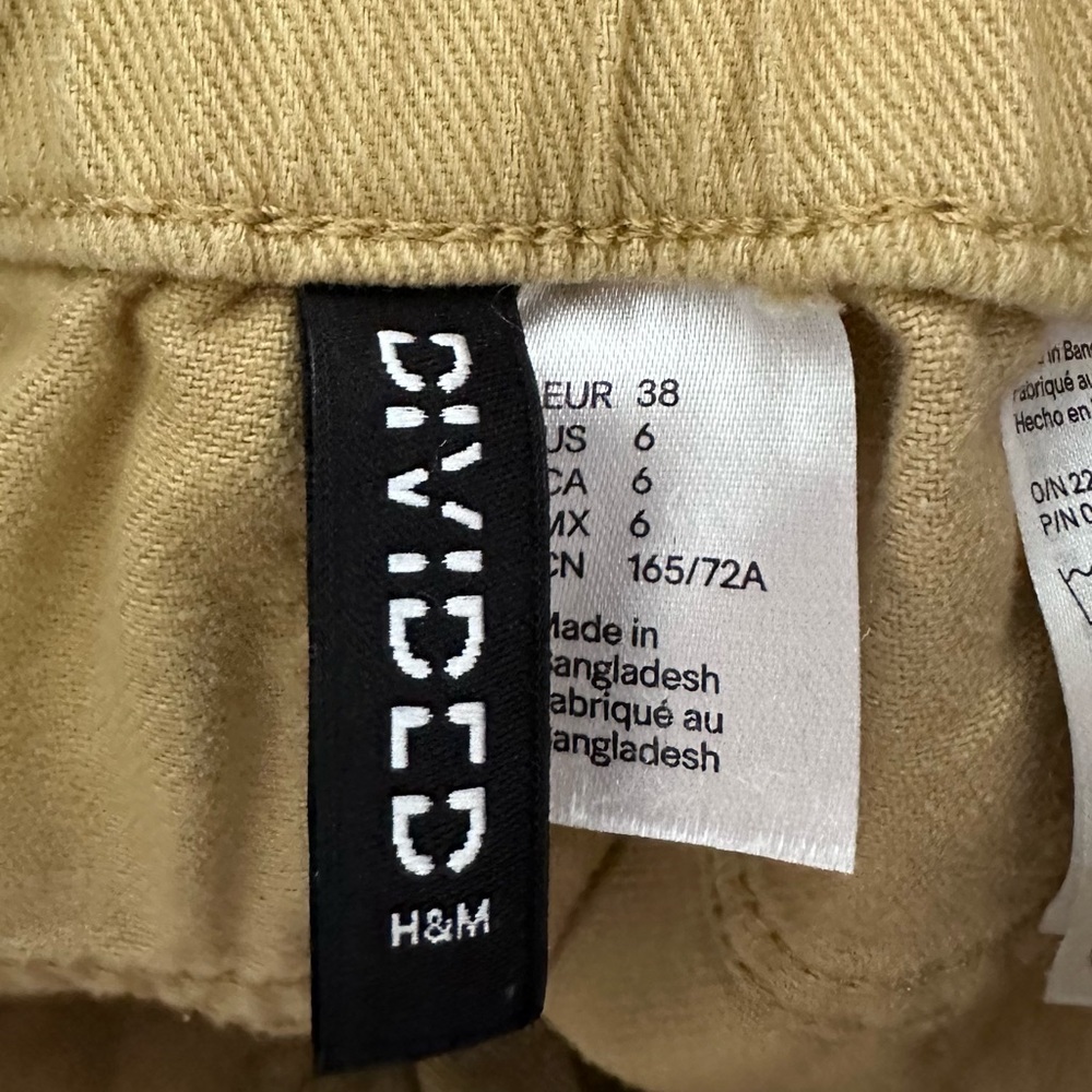 H&M divided women’s yellow Paperbag high waisted mom fit pants size 6 - Picture 3 of 4